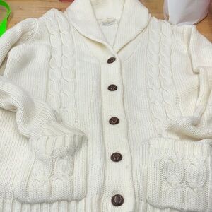 100% ACRYLIC EXCLUSIVE IMPORTS -44